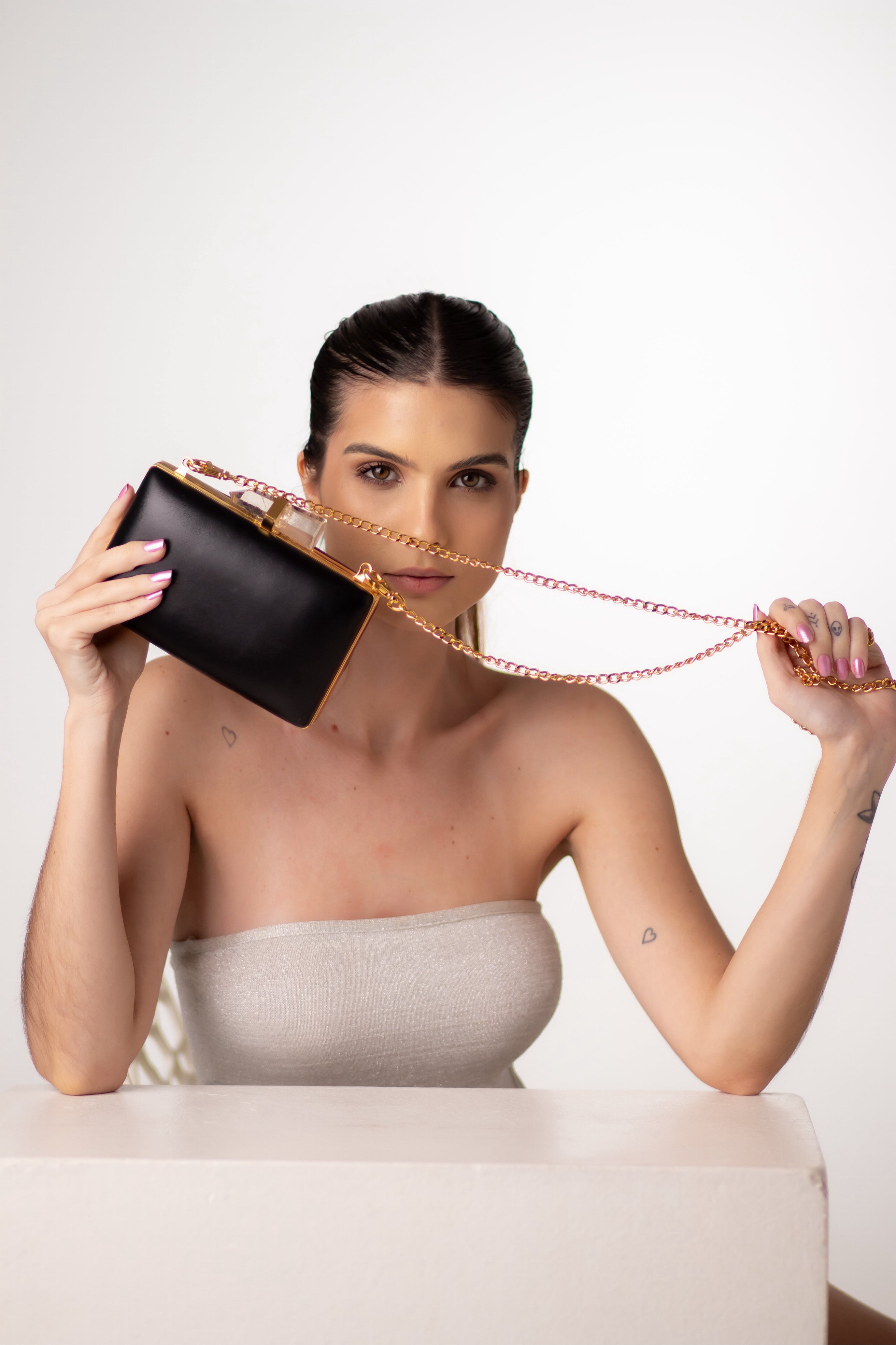 Clutch Valentina Escama Preto